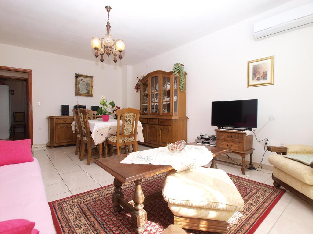 Apartment Luisa 1437 Peruški Exteriör bild
