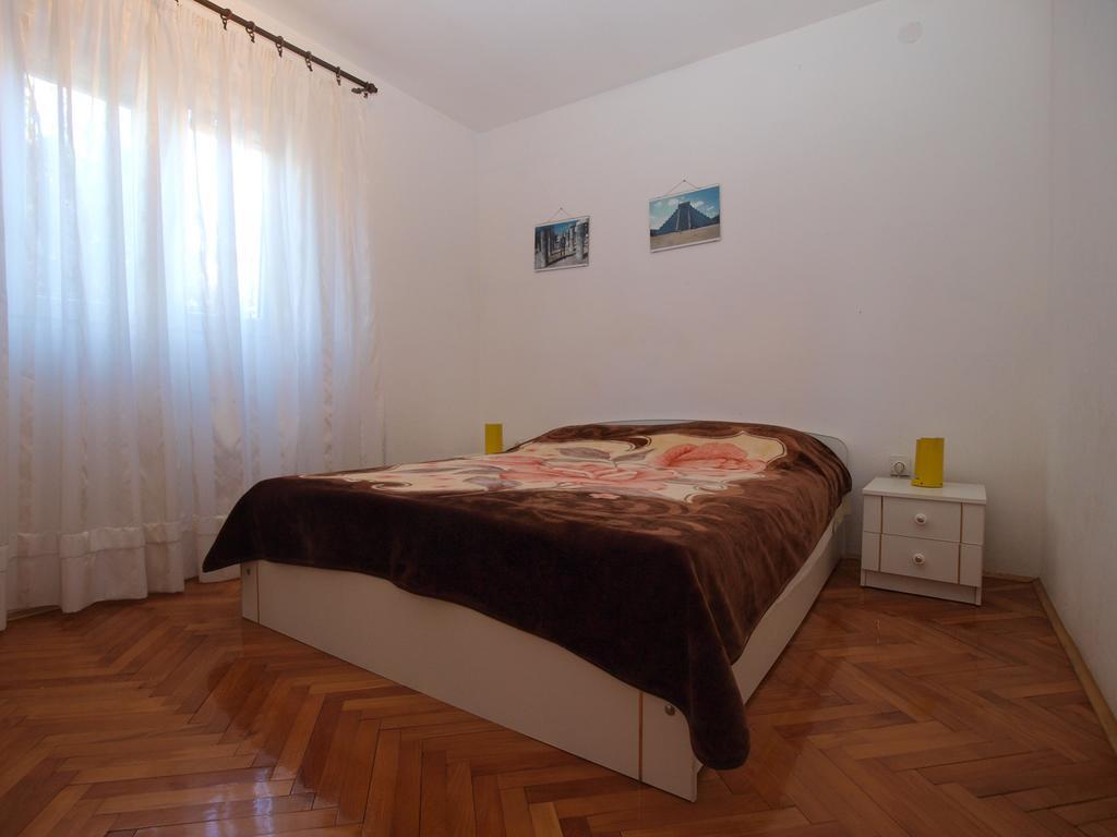 Apartment Luisa 1437 Peruški Exteriör bild