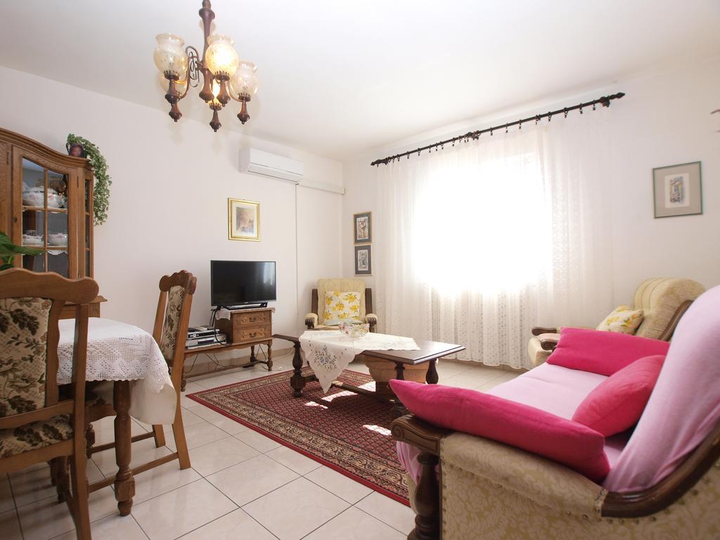 Apartment Luisa 1437 Peruški Exteriör bild