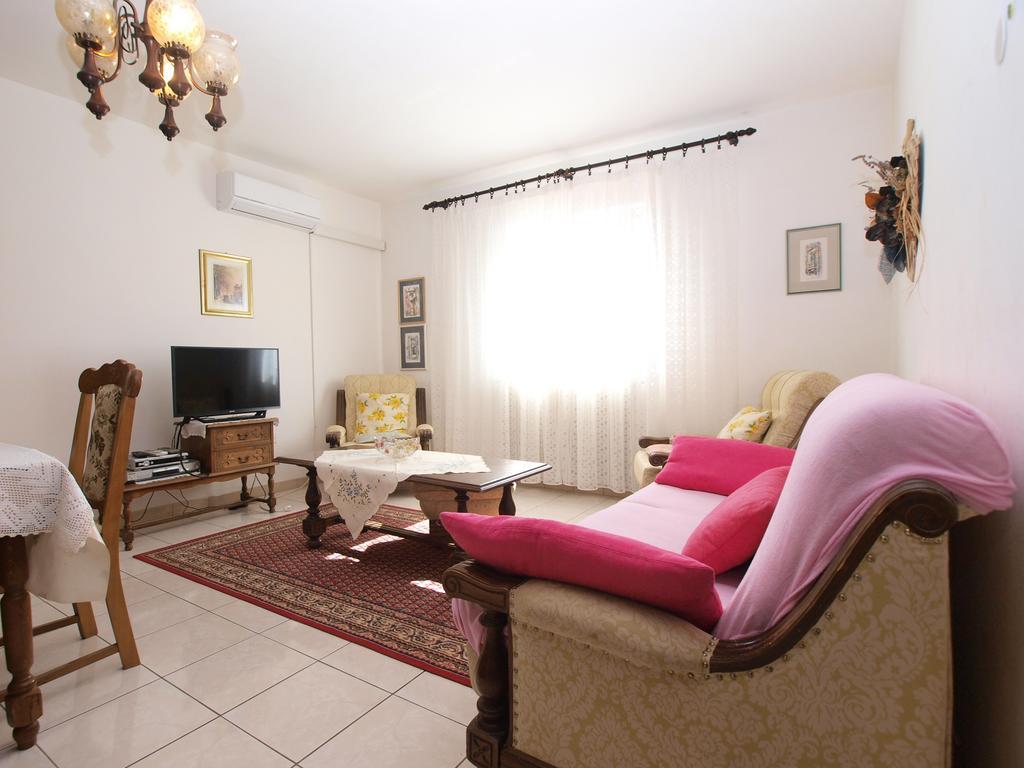 Apartment Luisa 1437 Peruški Exteriör bild